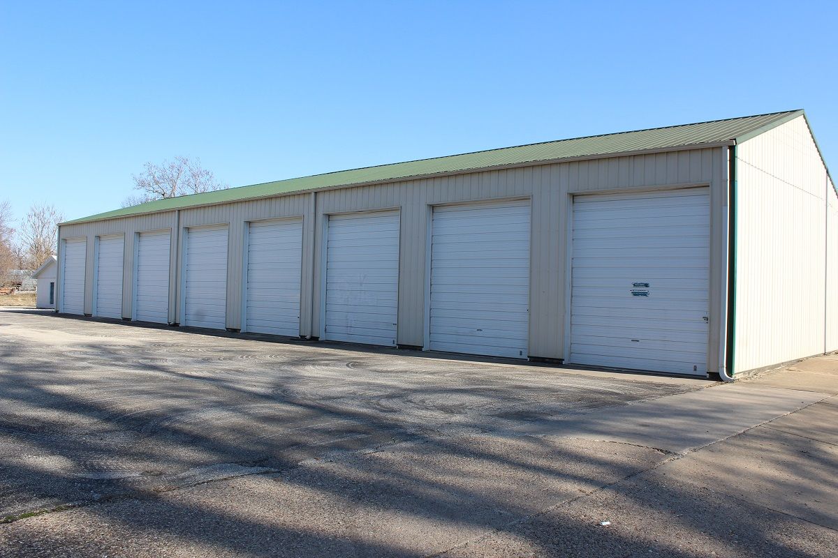 118 N Monroe St, Brookfield, MO 64628